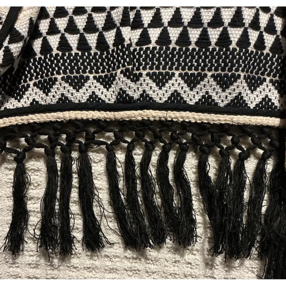Abercrombie & Fitch Women Cropped Fringe Tapestry Jacket Aztec Print L NEW - Picture 3 of 6